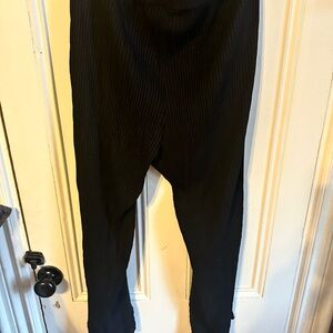 Eileen Fisher Ribbed Black pants like new